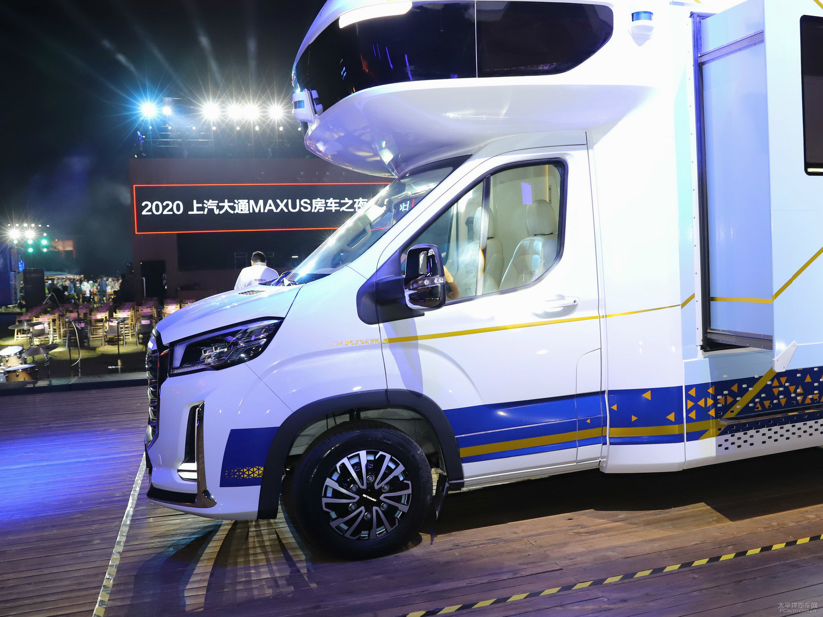 上汽大通MAXUS V90房車外觀高清大圖