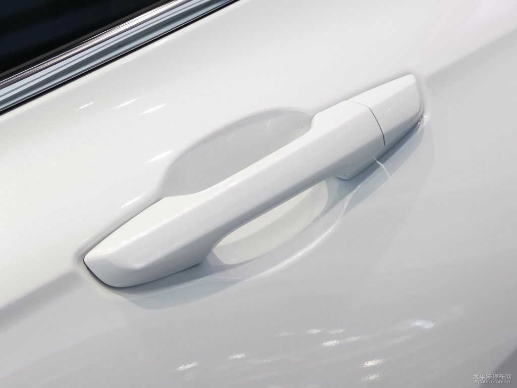 星月白皓影車(chē)身外觀圖片