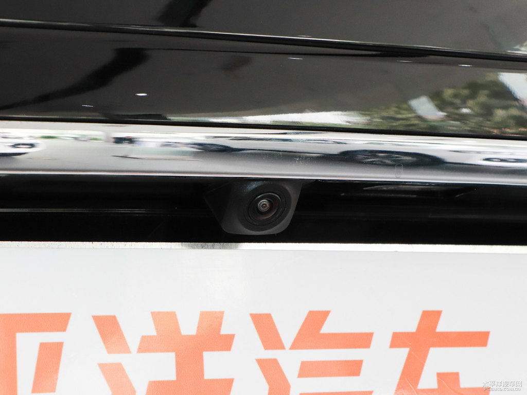 經(jīng)典黑哈弗H6車尾外觀圖片