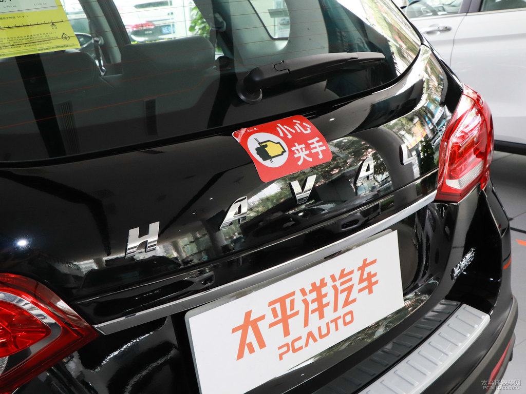 經(jīng)典黑哈弗H6車尾外觀圖片