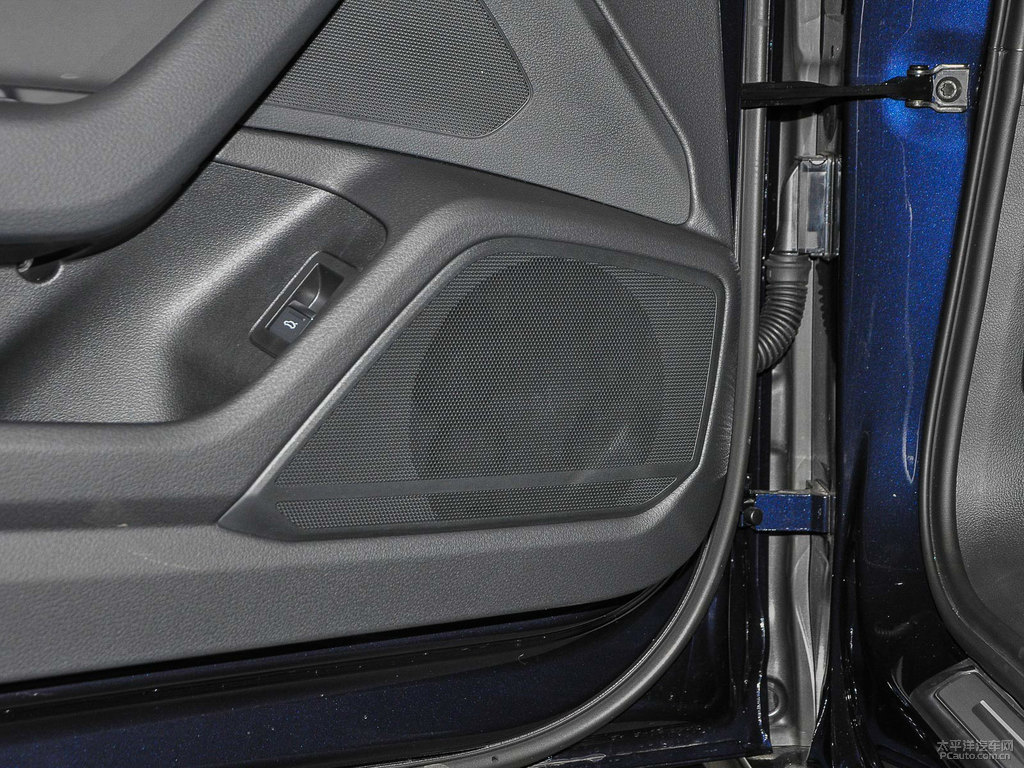 納瓦拉藍(lán)奧迪A6(進(jìn)口)車廂內(nèi)飾圖片