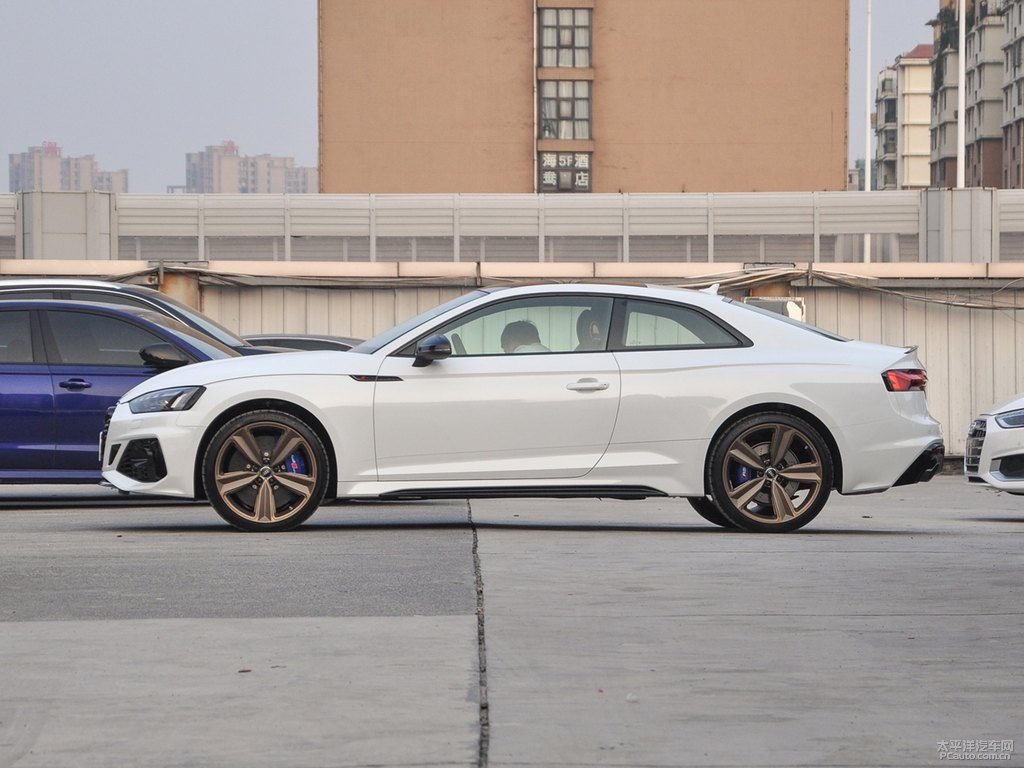 冰川白奧迪RS 5整車(chē)外觀外觀圖片