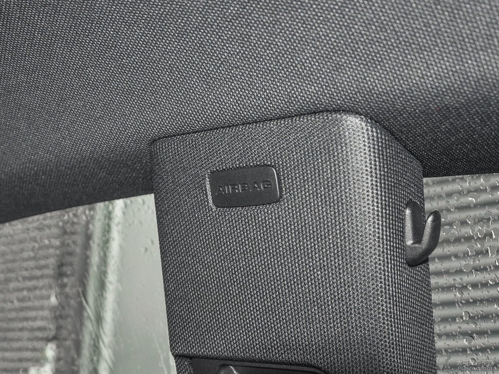 冰川白奧迪RS 5車廂內(nèi)飾圖片