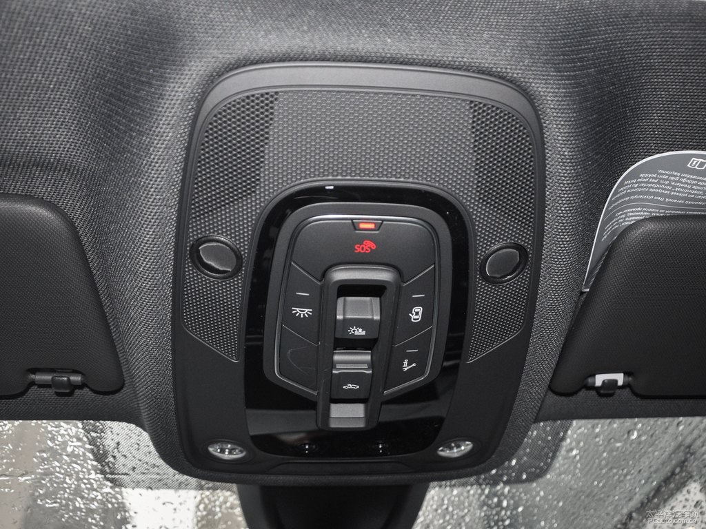 冰川白奧迪RS 5車廂內(nèi)飾圖片