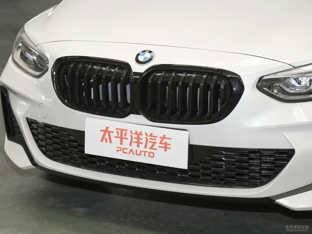 礦石白寶馬1系車頭外觀圖片