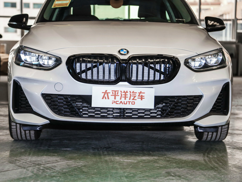 礦石白寶馬1系車頭外觀圖片