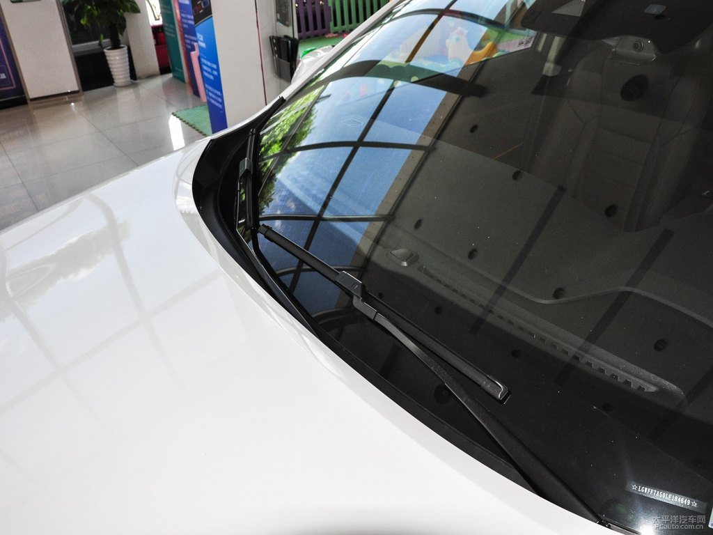 銀河白哈弗F7車身外觀圖片