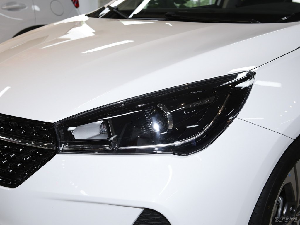 皓月白艾瑞澤5車頭外觀圖片