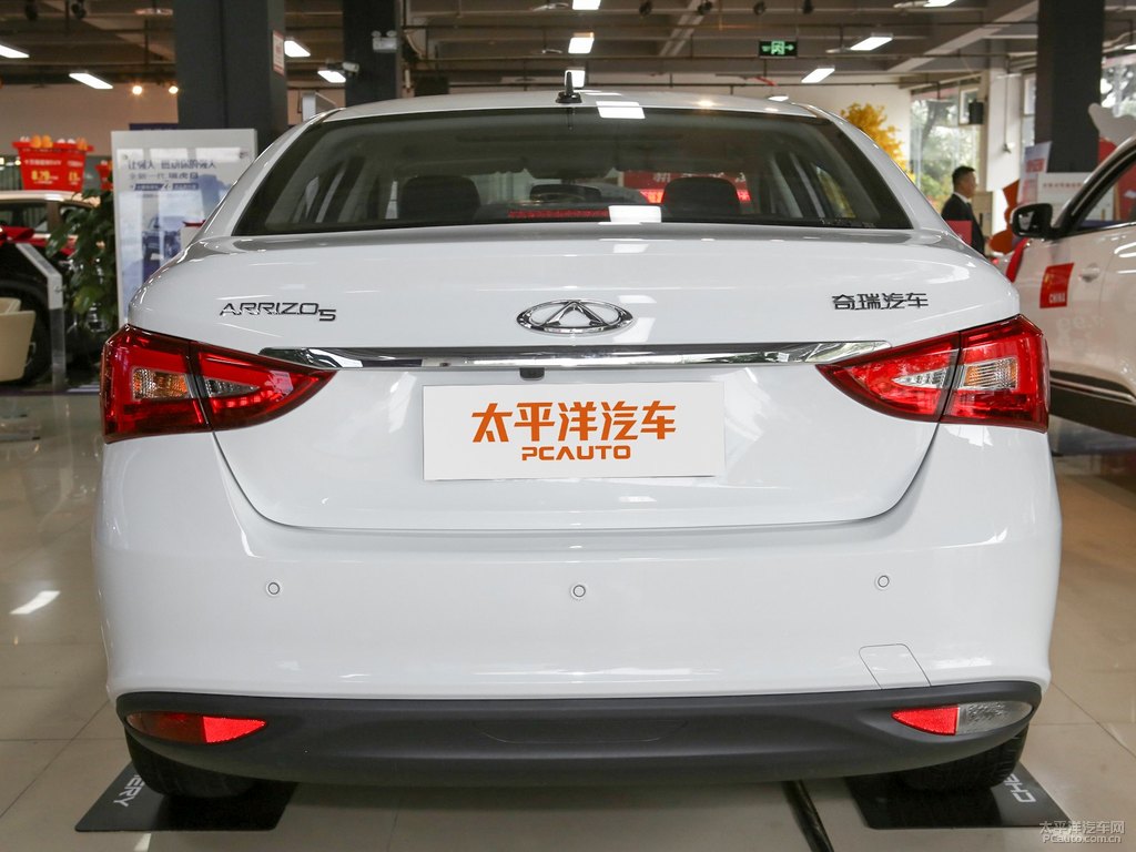 皓月白艾瑞澤5車尾外觀圖片