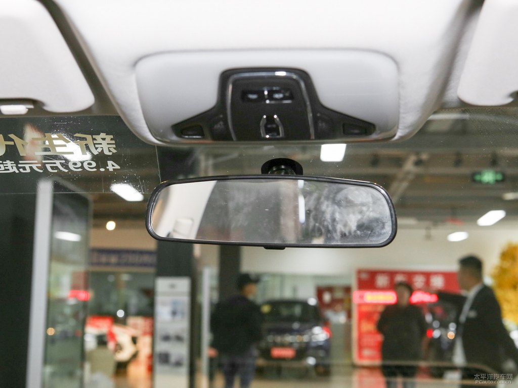 皓月白艾瑞澤5車廂內(nèi)飾圖片
