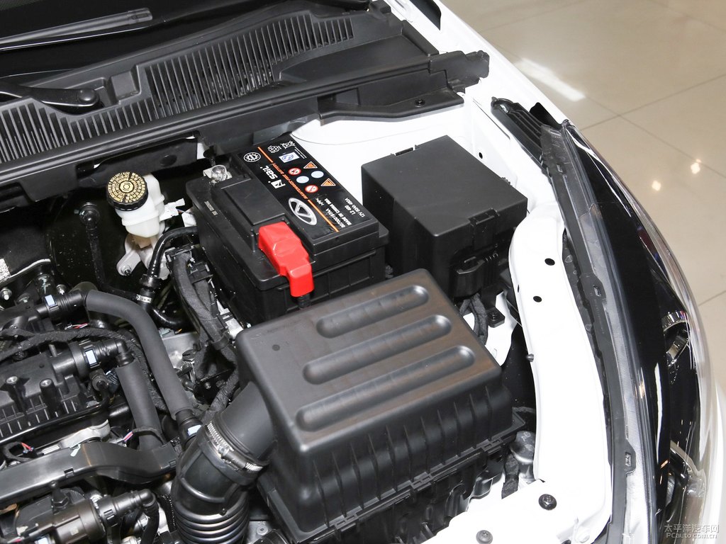 皓月白艾瑞澤5整車外觀外觀圖片