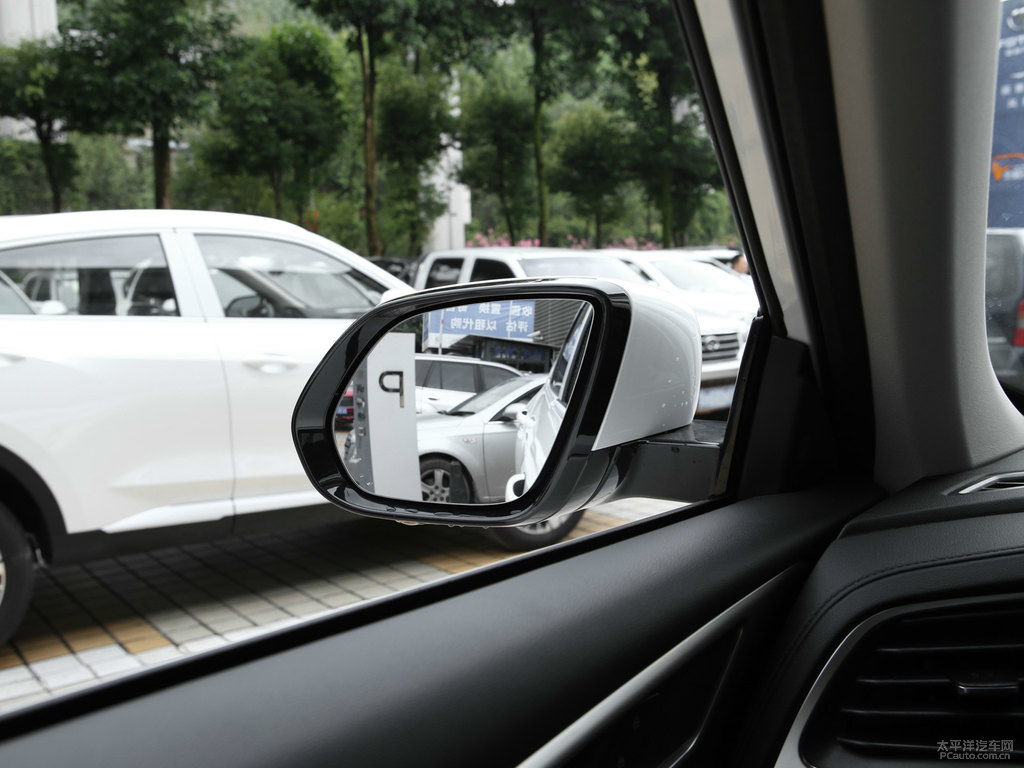 銀河白哈弗F7車身外觀圖片
