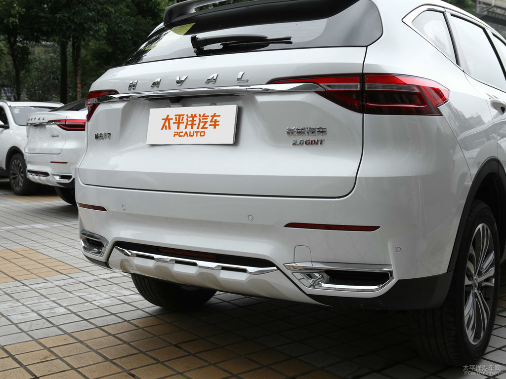 銀河白哈弗F7車尾外觀圖片