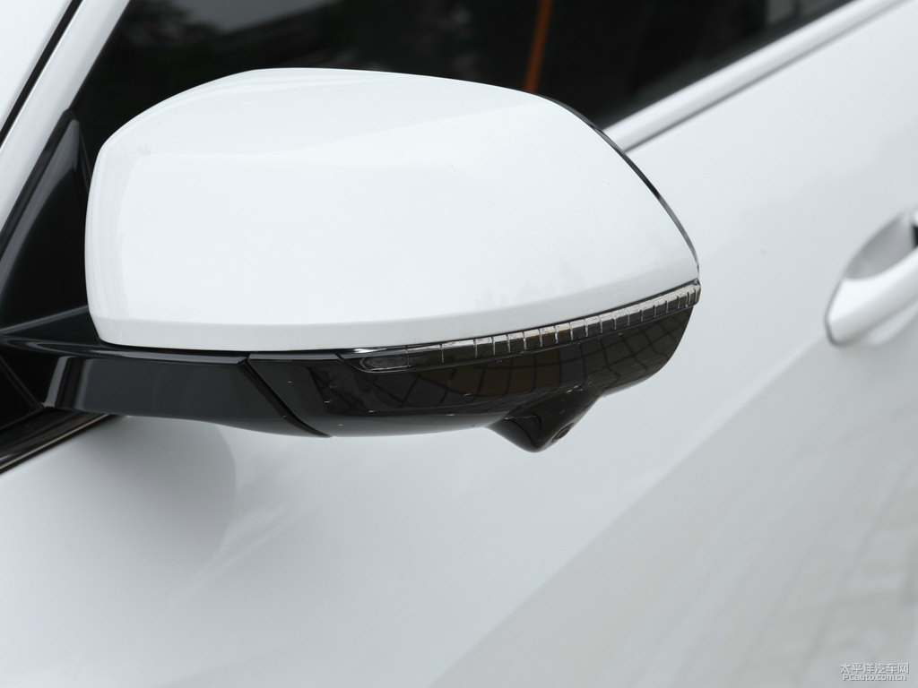 銀河白哈弗F7車身外觀圖片