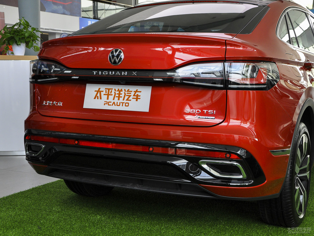 超導(dǎo)紅途觀X車尾外觀圖片