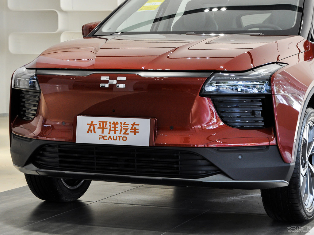 星曜黛墨愛(ài)馳U5車頭外觀圖片
