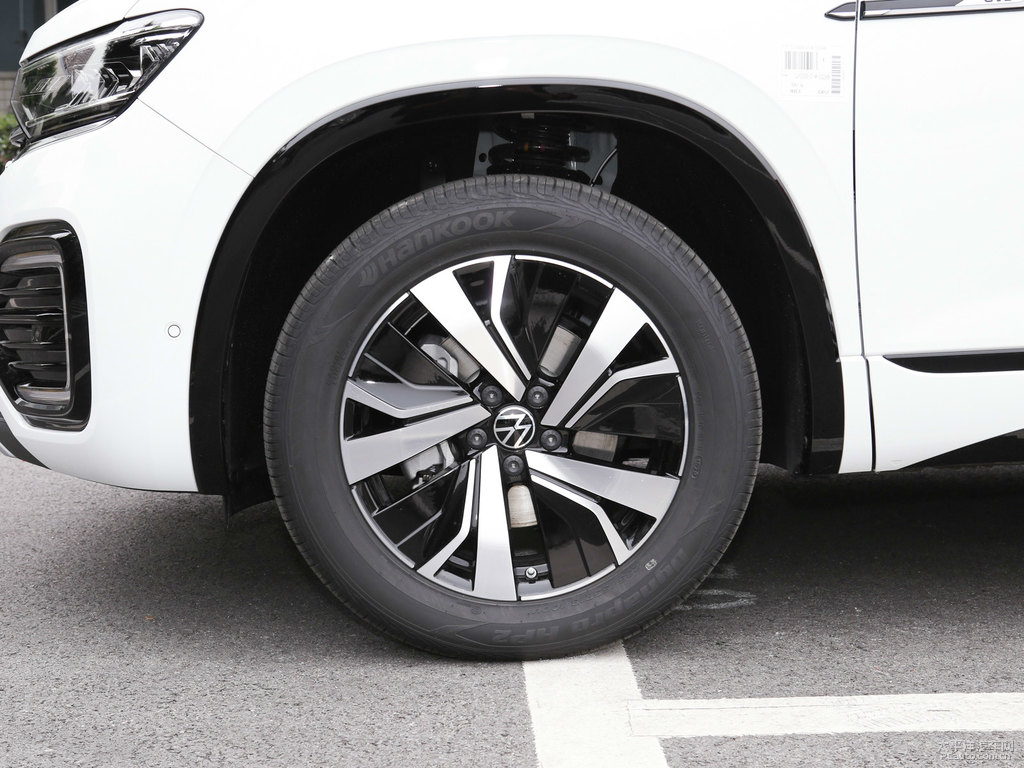 極地白探岳GTE車身外觀圖片