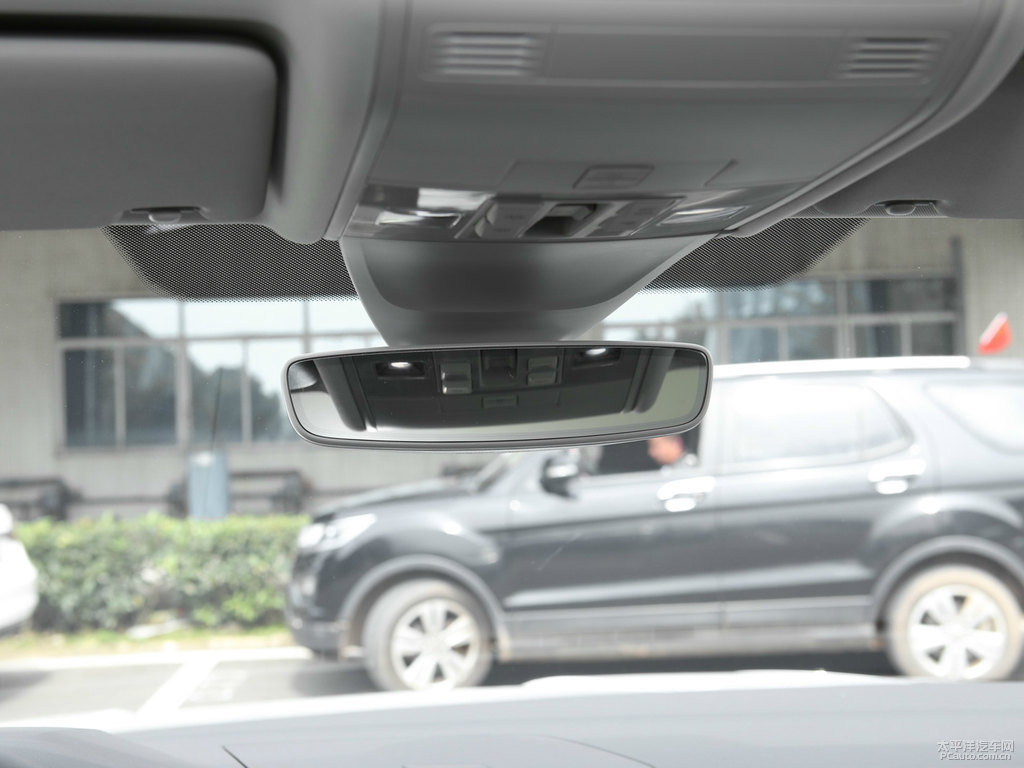 極地白探岳GTE車廂內(nèi)飾圖片