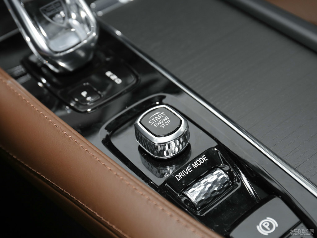 水晶白沃爾沃XC90中控內(nèi)飾圖片