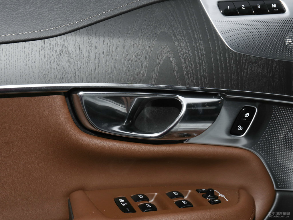 水晶白沃爾沃XC90車廂內(nèi)飾圖片