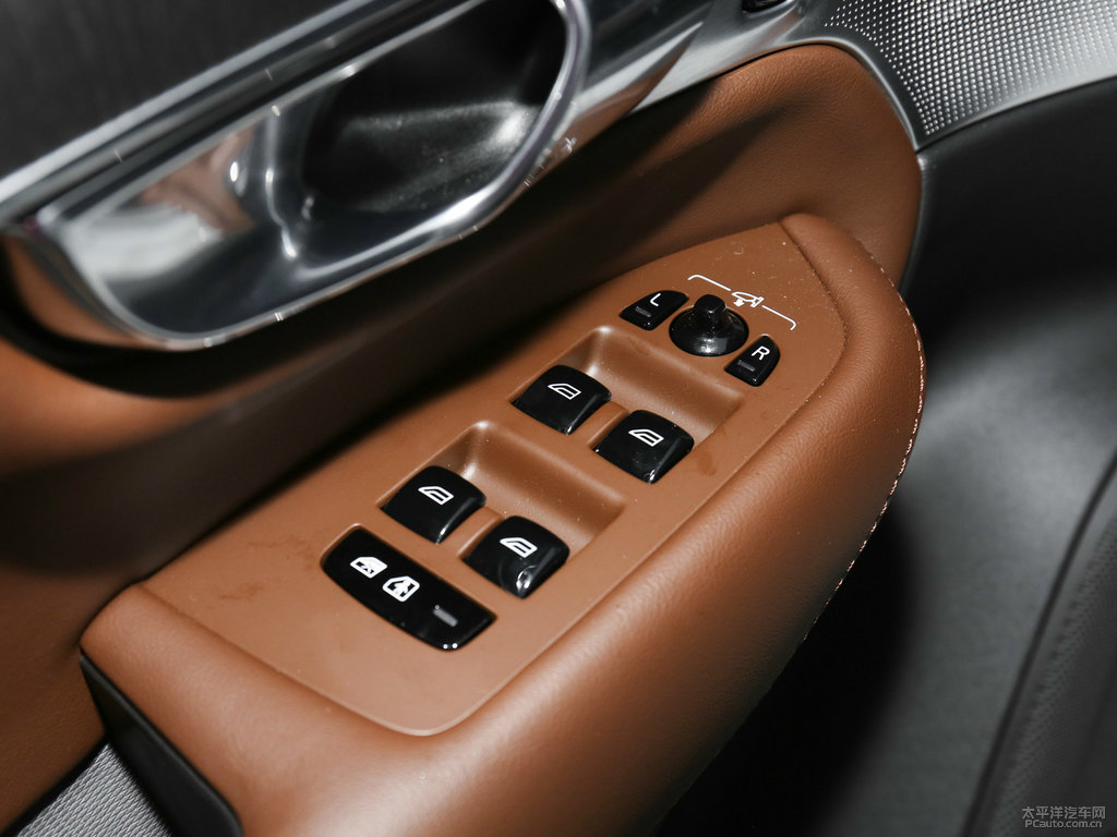 水晶白沃爾沃XC90車廂內(nèi)飾圖片
