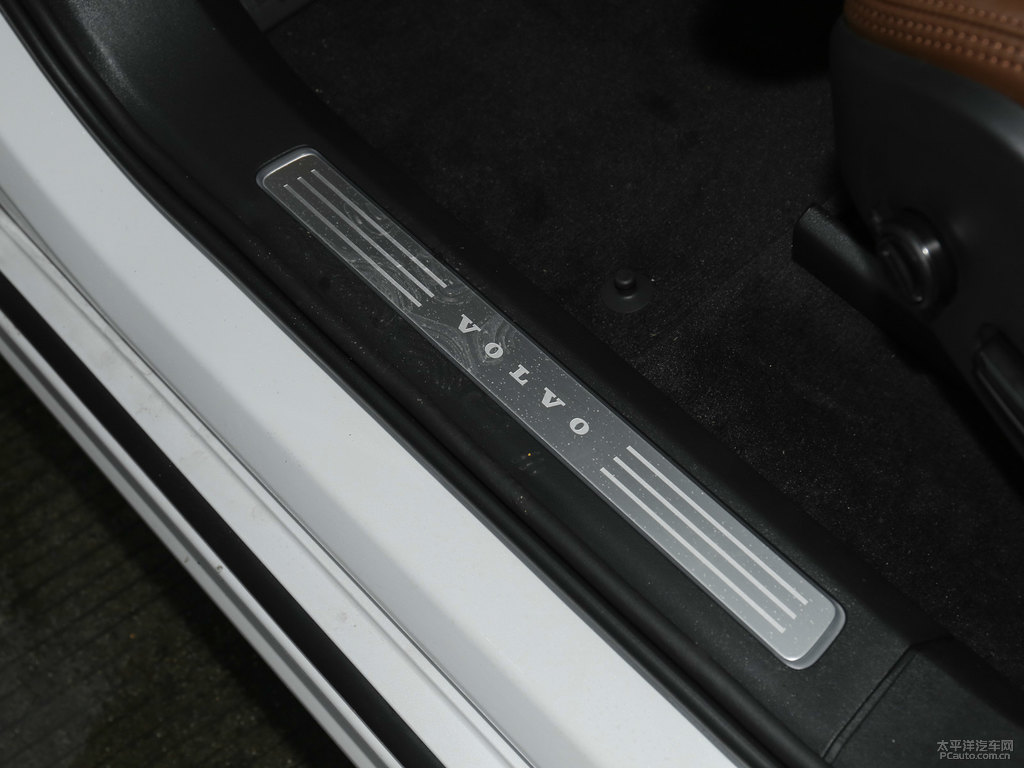 水晶白沃爾沃XC90車廂內飾圖片