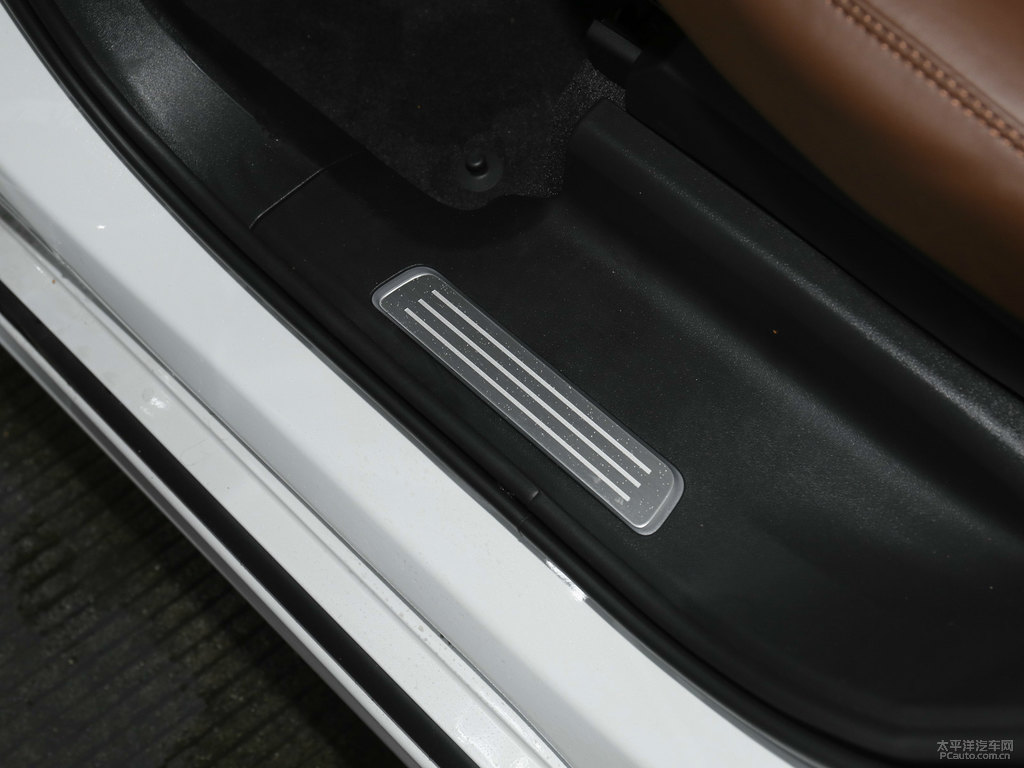 水晶白沃爾沃XC90車廂內(nèi)飾圖片