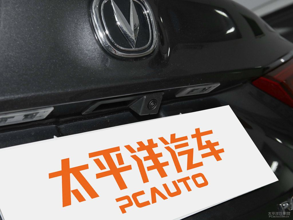 尊貴黑銳程CC車尾外觀圖片