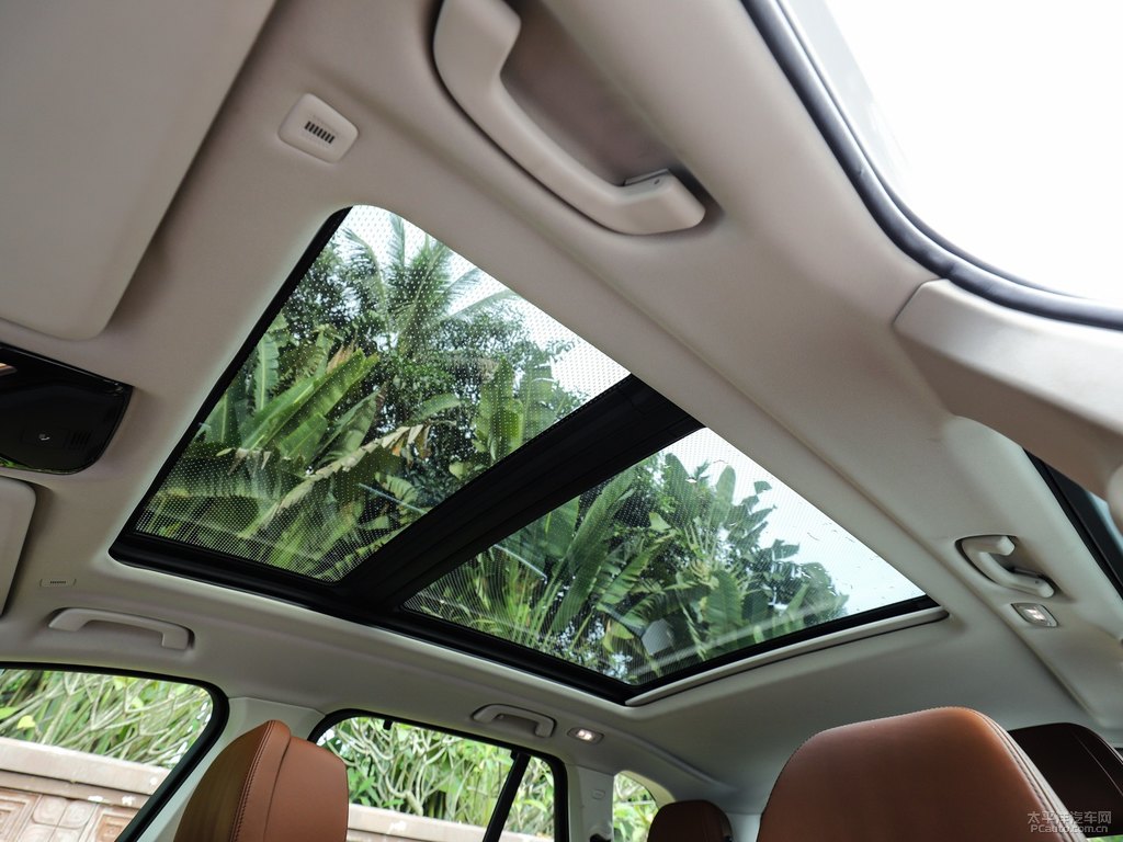 礦石白寶馬X5(進口)車廂內飾圖片