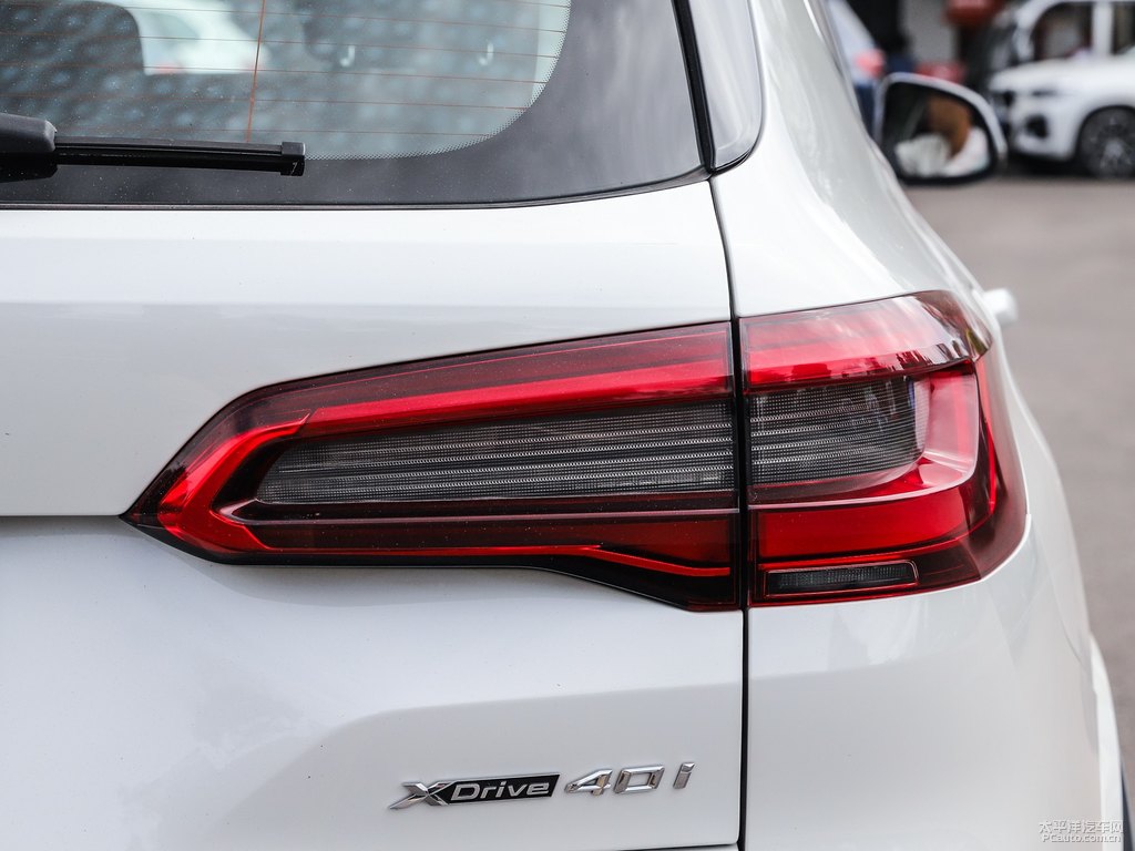 礦石白寶馬X5(進口)車尾外觀圖片