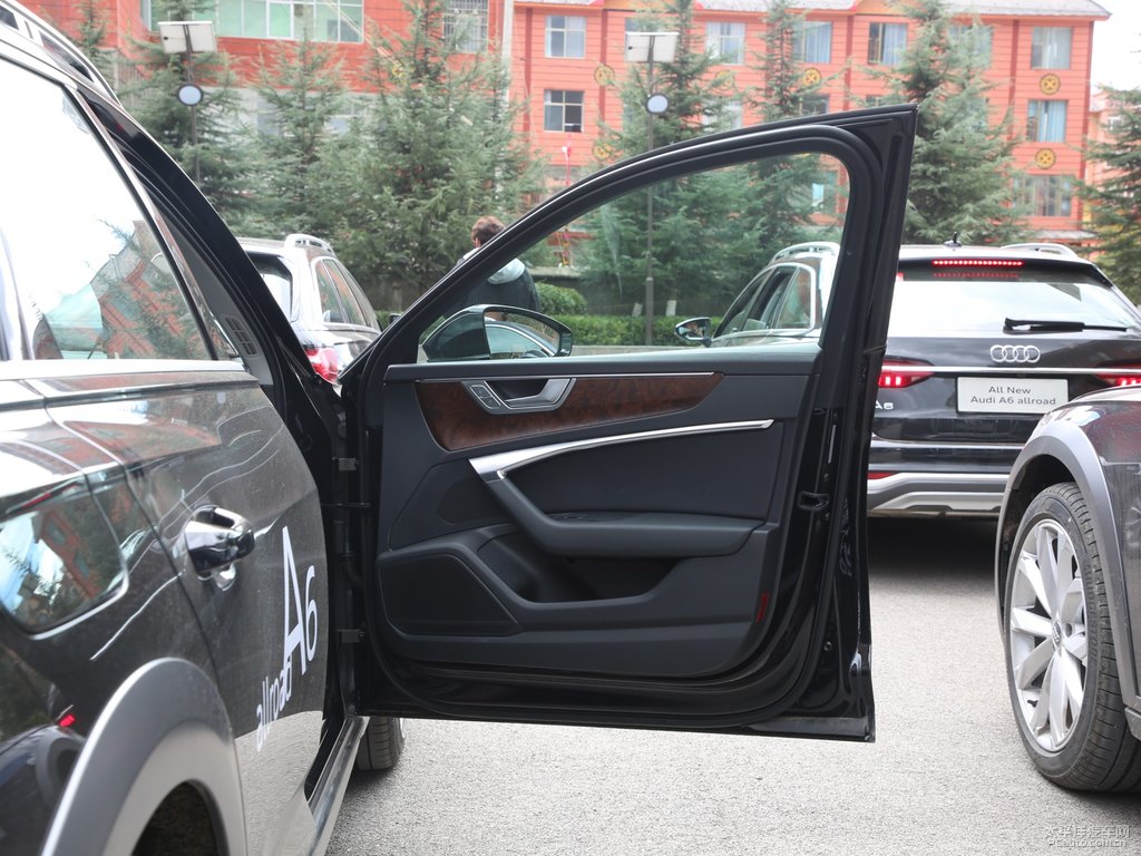 傳奇黑奧迪A6(進口)車廂內(nèi)飾圖片