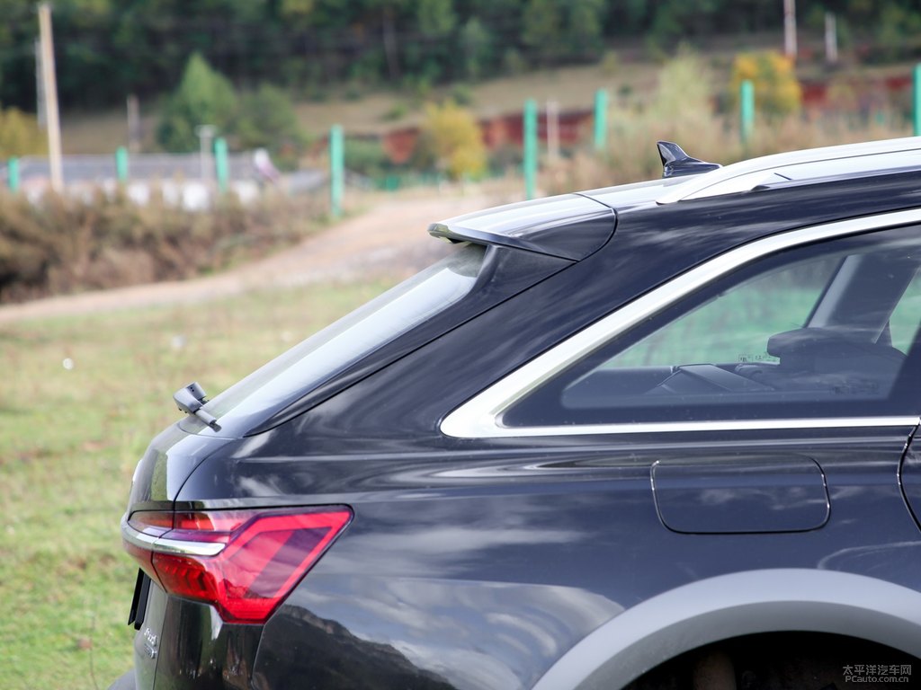 傳奇黑奧迪A6(進(jìn)口)車身外觀圖片