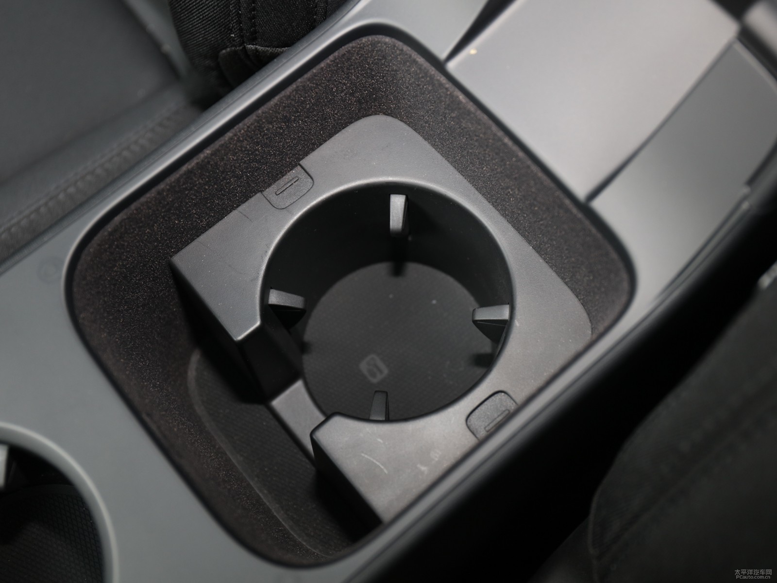 Polestar 2空間高清大圖