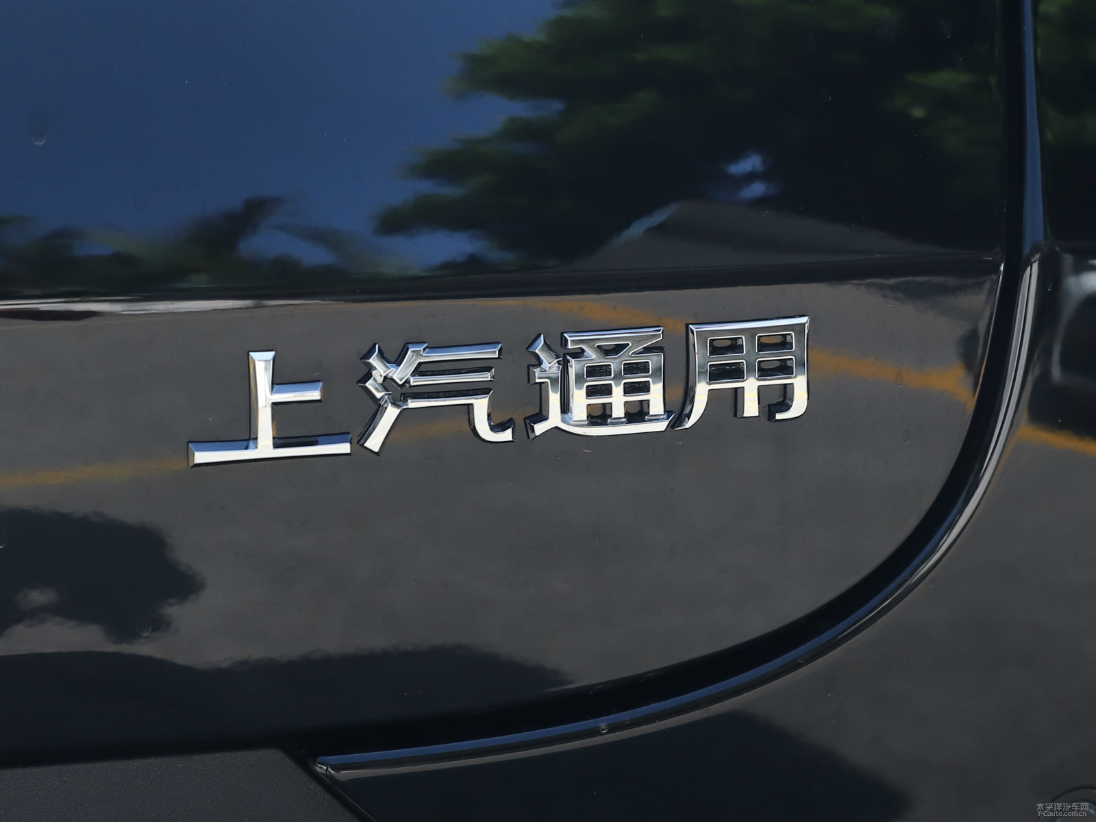 昂科旗外觀高清大圖