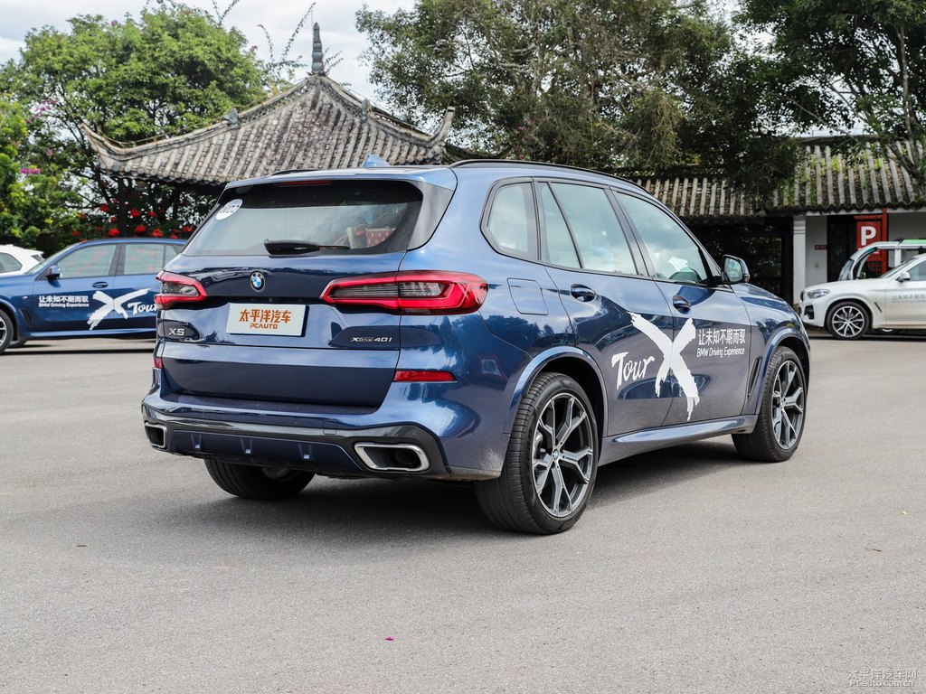 量子藍(lán)寶馬X5(進(jìn)口)整車外觀外觀圖片