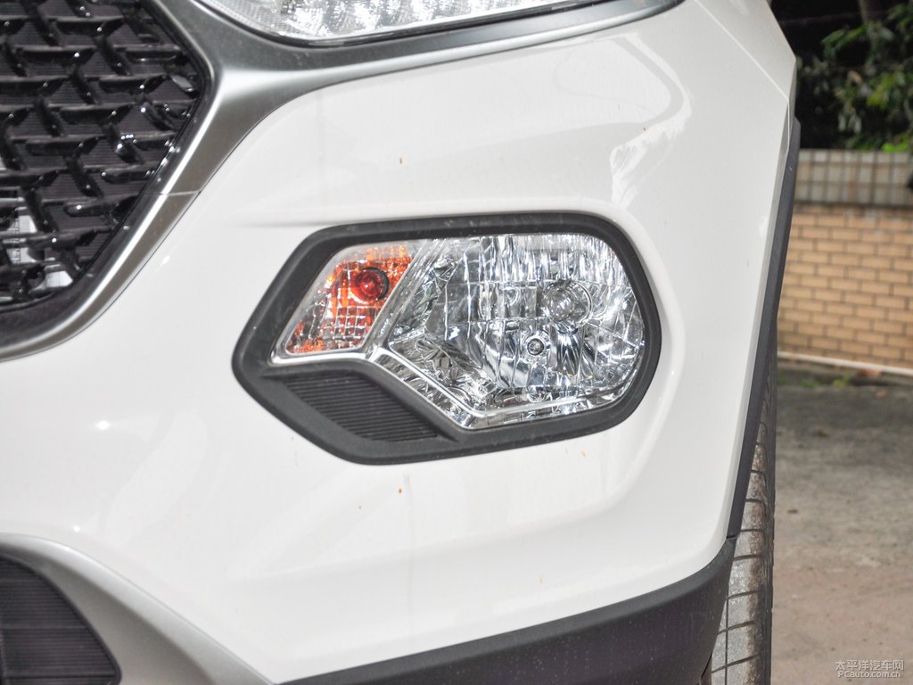糖果白寶駿510車頭外觀圖片