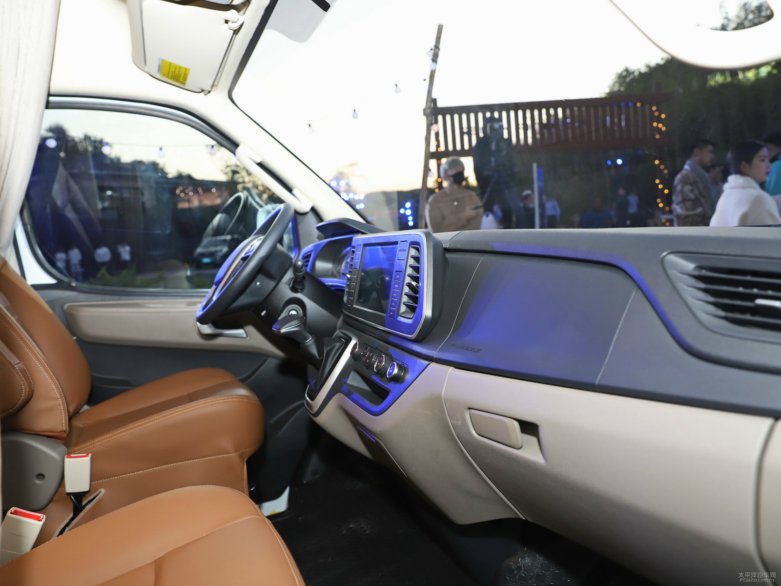 上汽大通MAXUS V80房車內(nèi)飾高清大圖