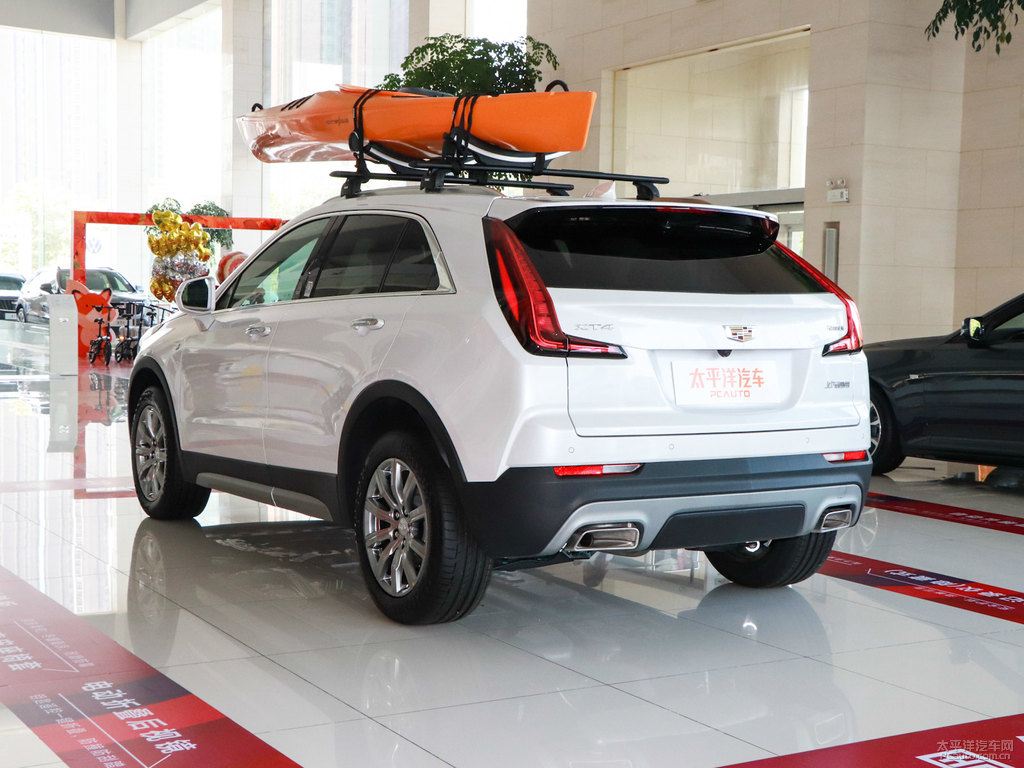 鉆白凱迪拉克XT4整車外觀外觀圖片