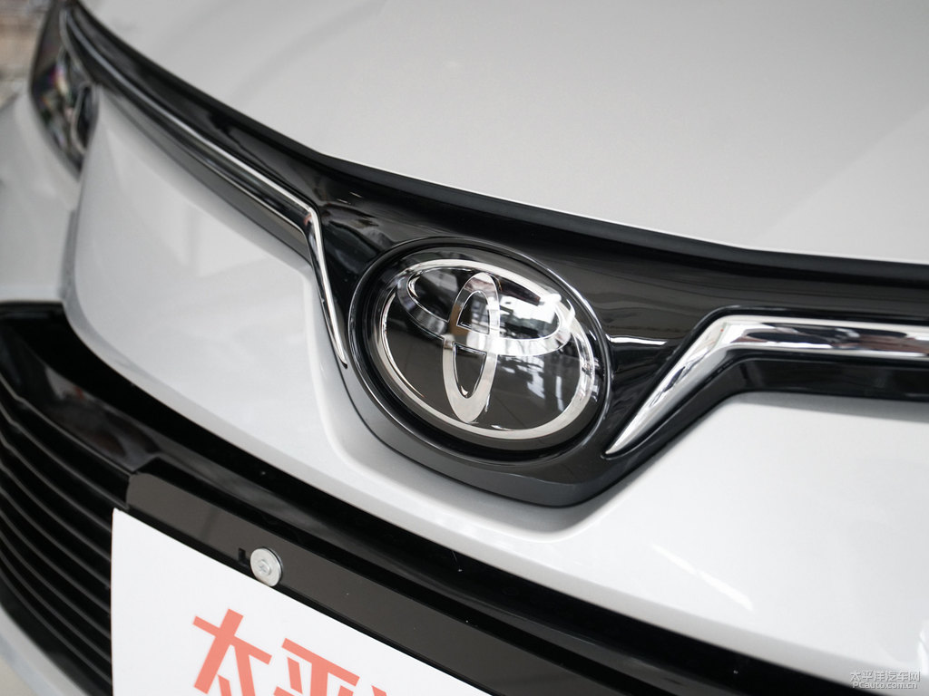 銀色卡羅拉車(chē)頭外觀(guān)圖片