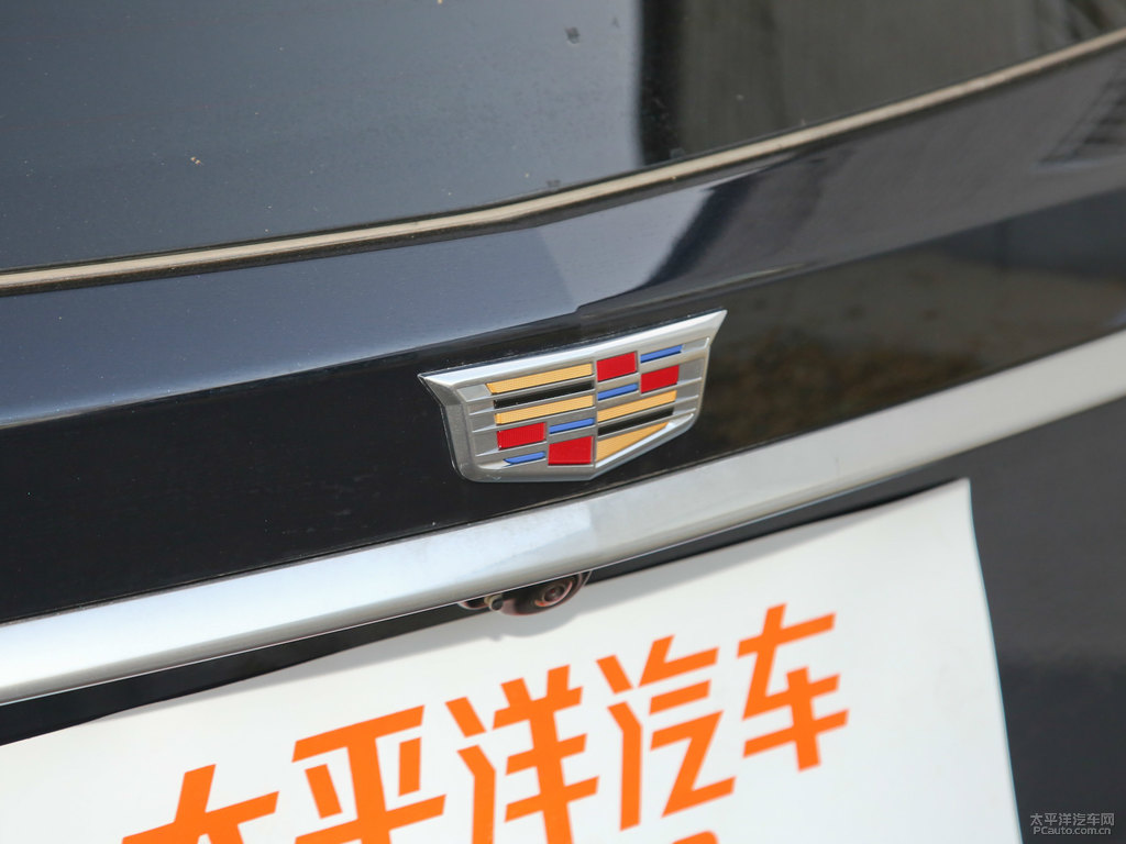 黛藍(lán)凱迪拉克XT6車尾外觀圖片
