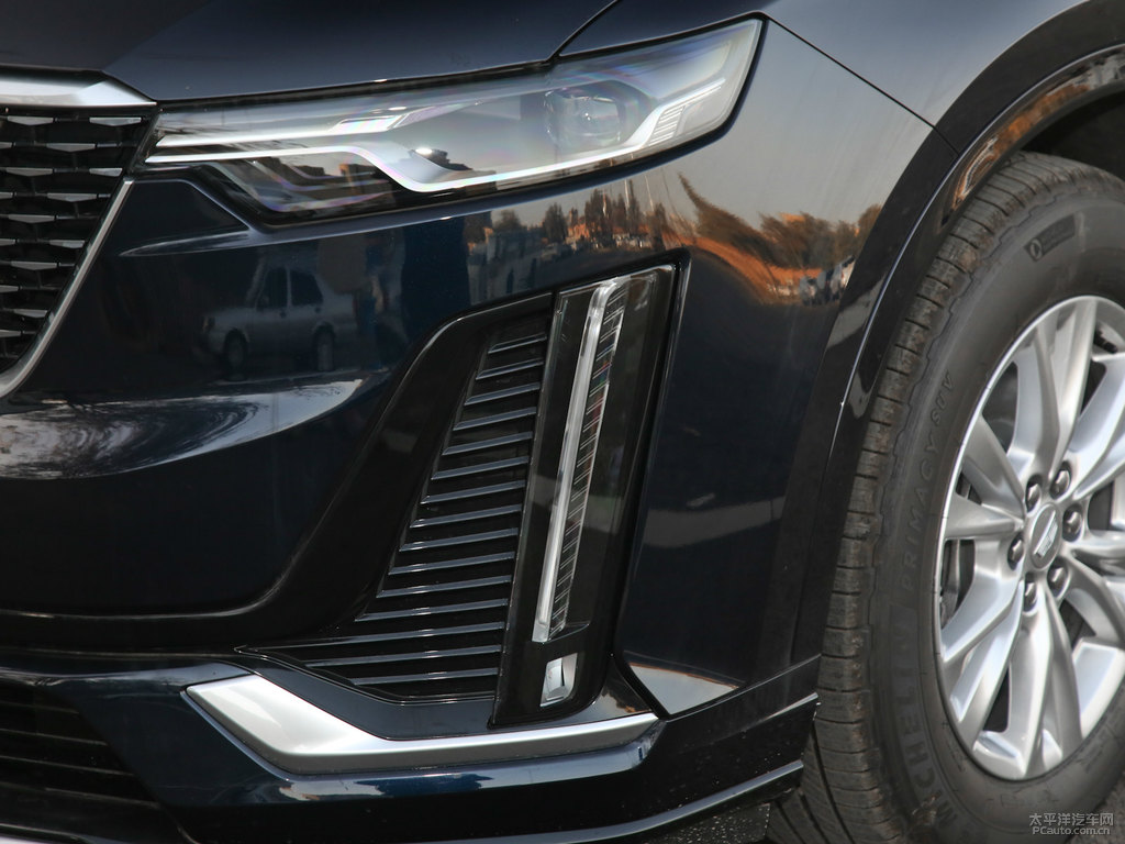 黛藍(lán)凱迪拉克XT6車頭外觀圖片