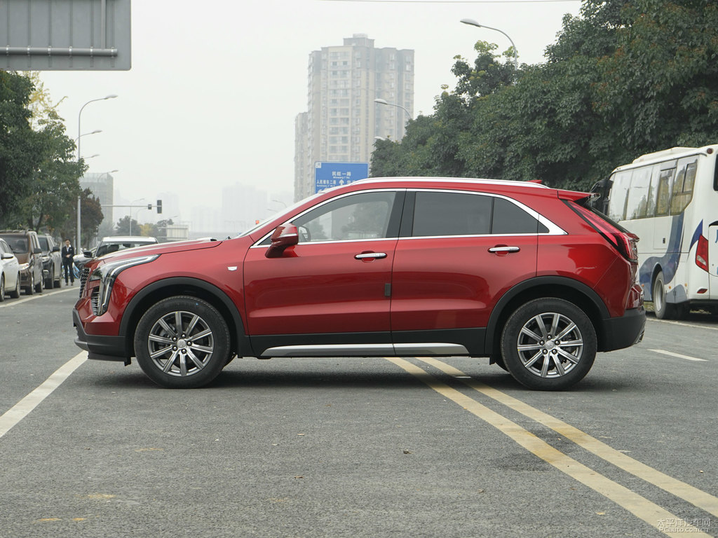鑠紅凱迪拉克XT4整車(chē)外觀外觀圖片