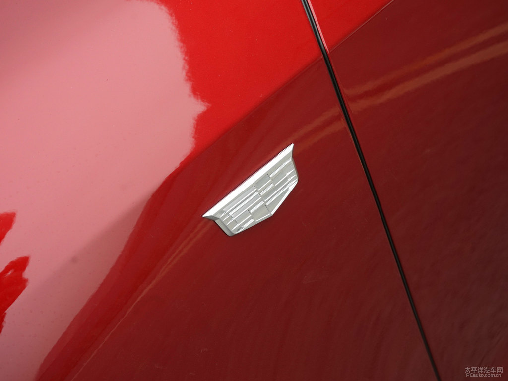 鑠紅凱迪拉克XT4車身外觀圖片