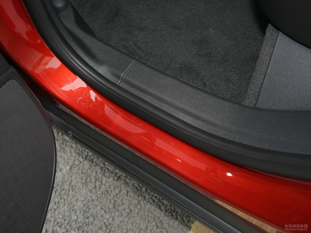 鑠紅凱迪拉克XT4車廂內(nèi)飾圖片