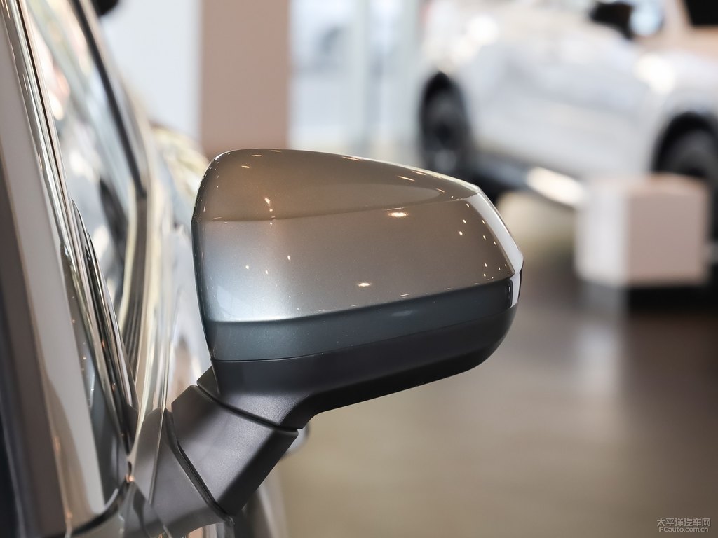 {~GWQ3 Sportback܇^DƬ