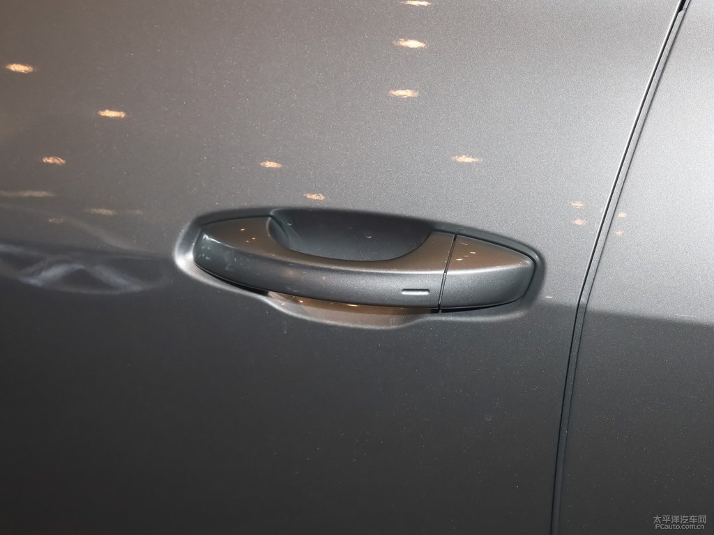 鱷魚(yú)綠奧迪Q3 Sportback車(chē)身外觀圖片