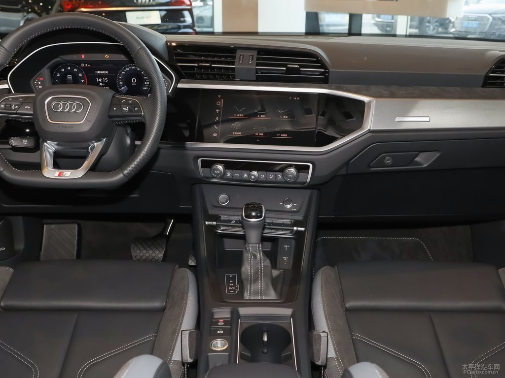 鱷魚綠奧迪Q3 Sportback中控內(nèi)飾圖片