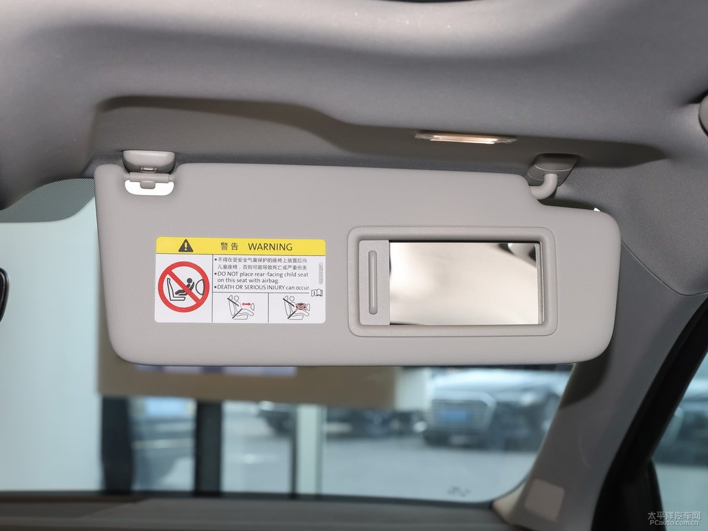 鱷魚綠奧迪Q3 Sportback車廂內(nèi)飾圖片