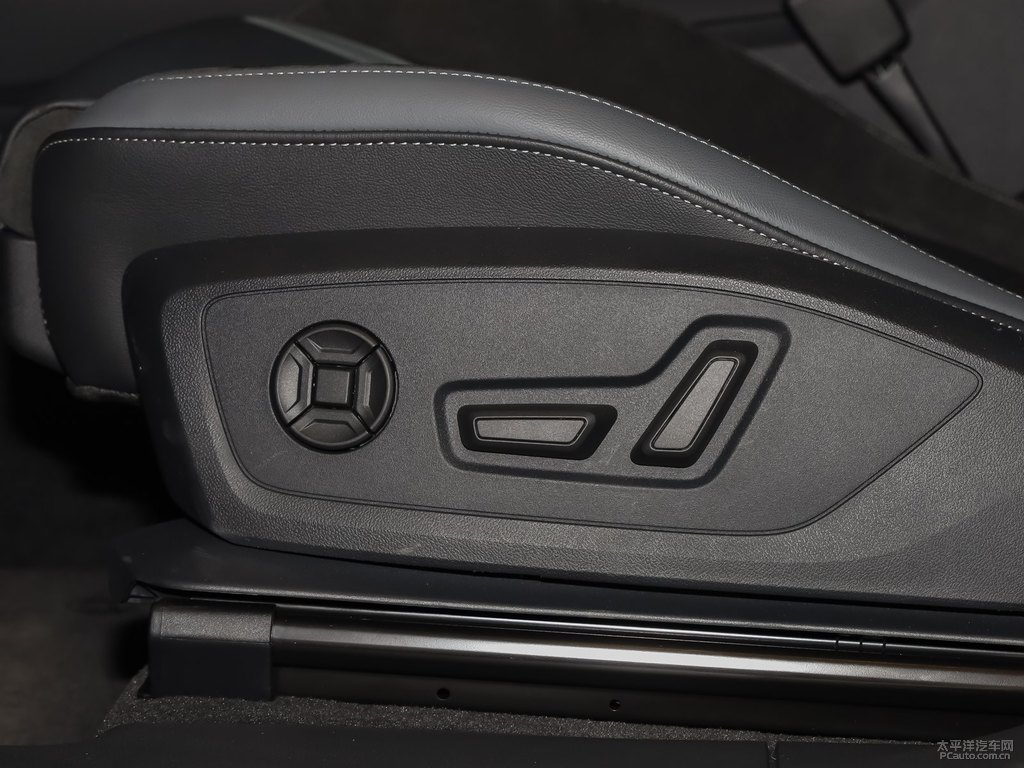 鱷魚綠奧迪Q3 Sportback座椅內(nèi)飾圖片