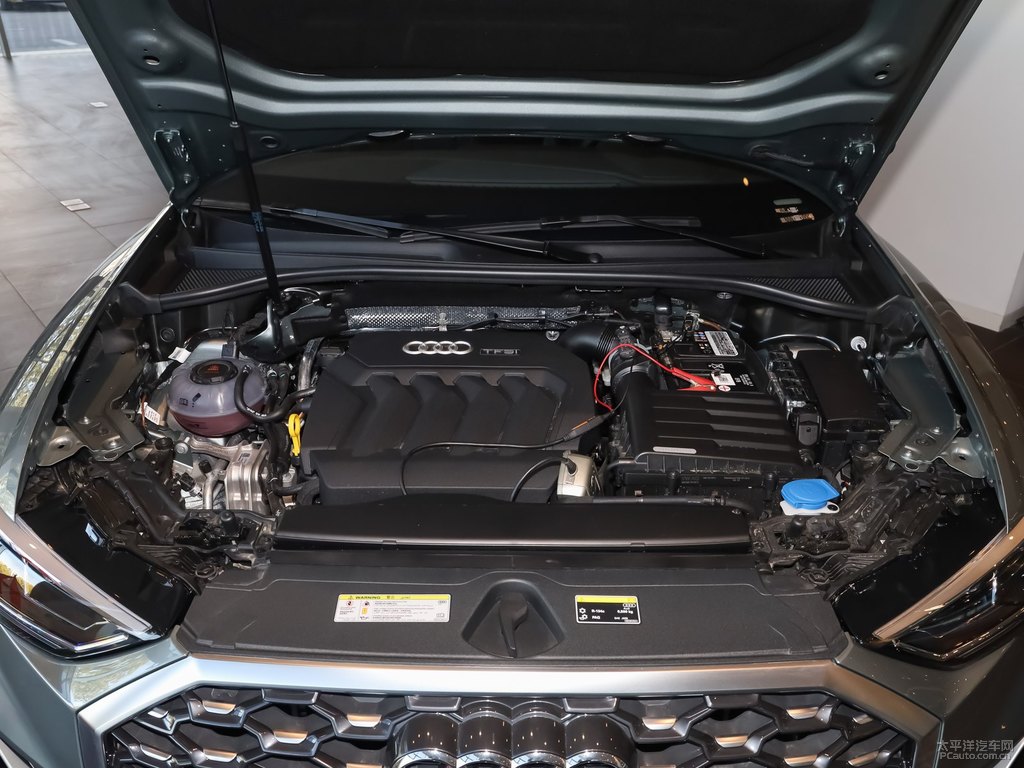 鱷魚綠奧迪Q3 Sportback發(fā)動(dòng)機(jī)其它細(xì)節(jié)圖片